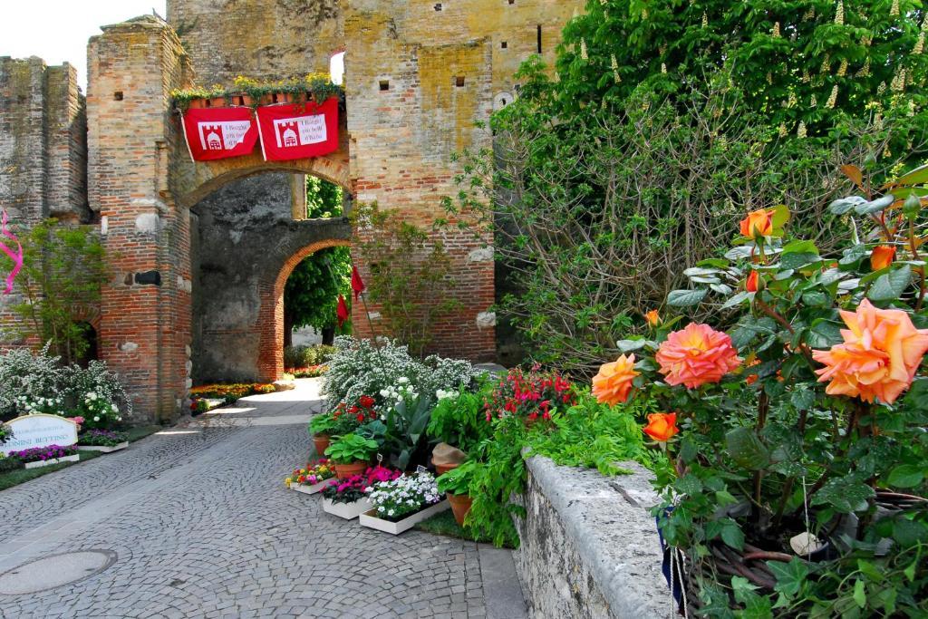 Antica Dimora Dell'Ortolano Apartamento Castellaro  Exterior foto